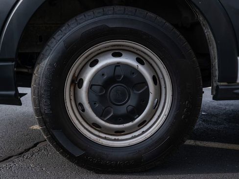 Used 2017 Ford Transit 350 XL image 8