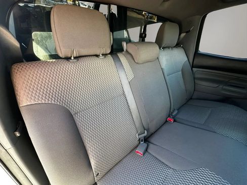 Used 2015 Toyota Tacoma PreRunner w/ SR5 Package RWD image 18