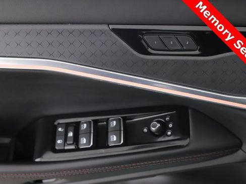 Used 2025 Jeep Wagoneer S Limited image 19