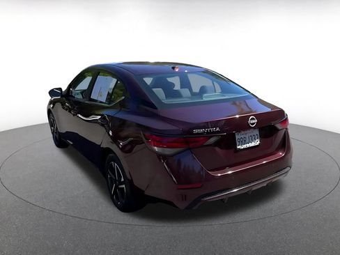 Used 2025 Nissan Sentra SV FWD image 11