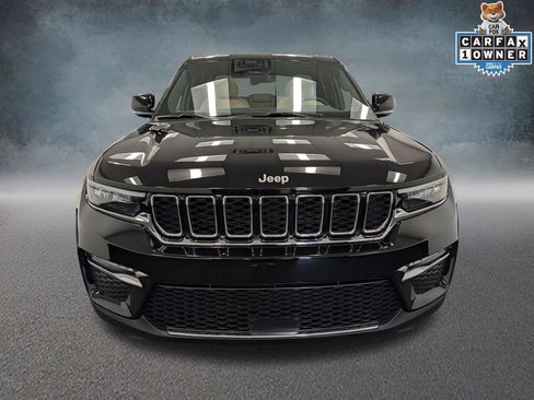 Used 2025 Jeep Grand Cherokee Limited AWD/4WD image 2