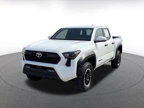 Used 2025 Toyota Tacoma TRD Off-Road AWD/4WD image 5