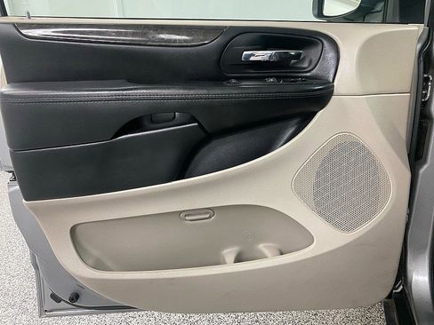 Used 2016 Dodge Grand Caravan American Value Package image 10