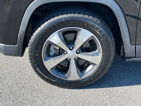 Used 2020 Jeep Cherokee Limited image 10