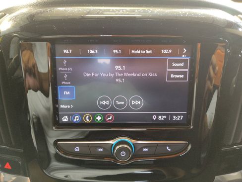Used 2021 Chevrolet Traverse LS FWD image 25