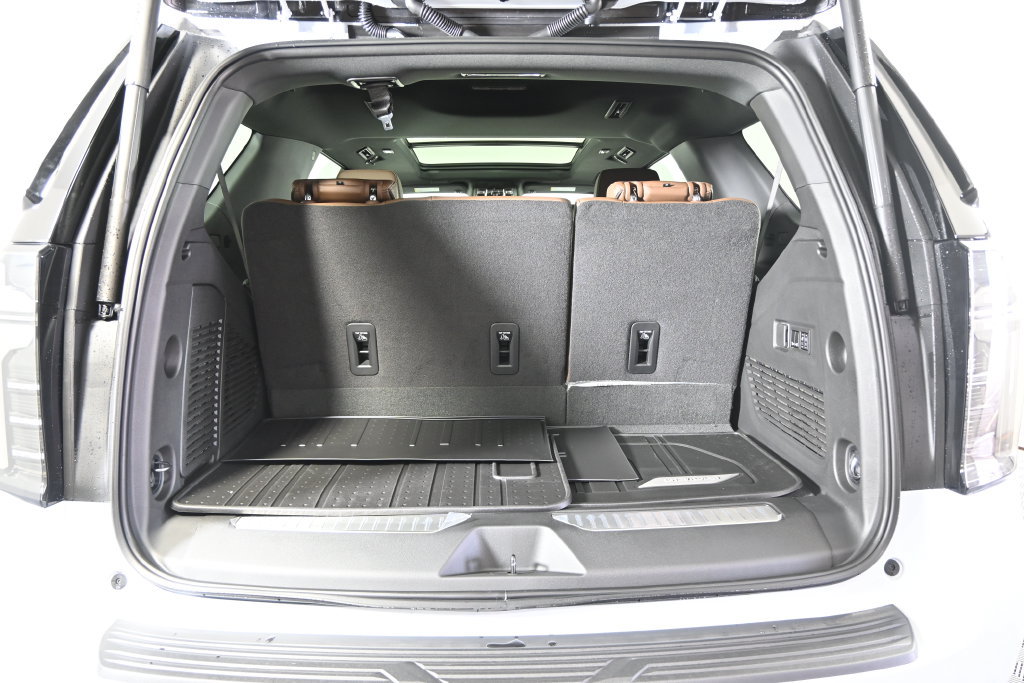 New 2026 Chevrolet Tahoe High Country AWD/4WD image 18