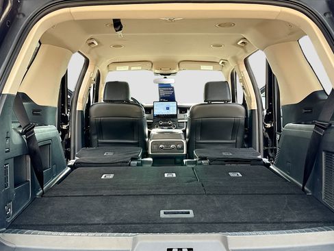 Certified 2024 Ford Expedition XLT AWD/4WD image 7