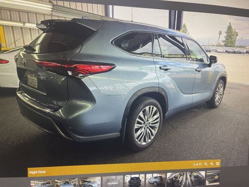 Used 2023 Toyota Highlander Platinum FWD image 3
