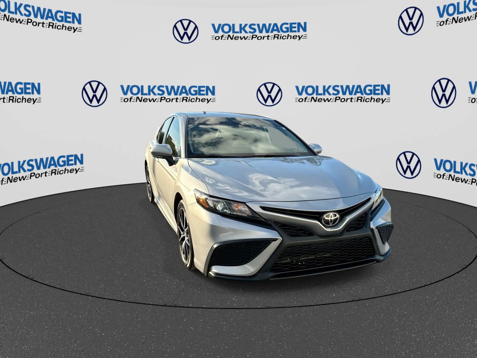 Used 2023 Toyota Camry SE FWD image 16