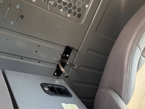 Used 2015 Chevrolet Express 2500 RWD image 43