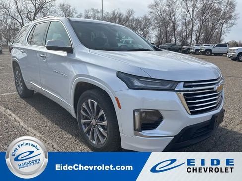 Used 2022 Chevrolet Traverse Premier image 1