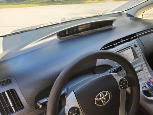 Used 2012 Toyota Prius Two FWD image 15