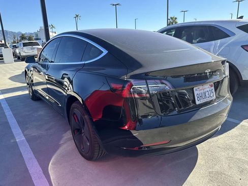 Used 2018 Tesla Model 3 Mid Range image 11