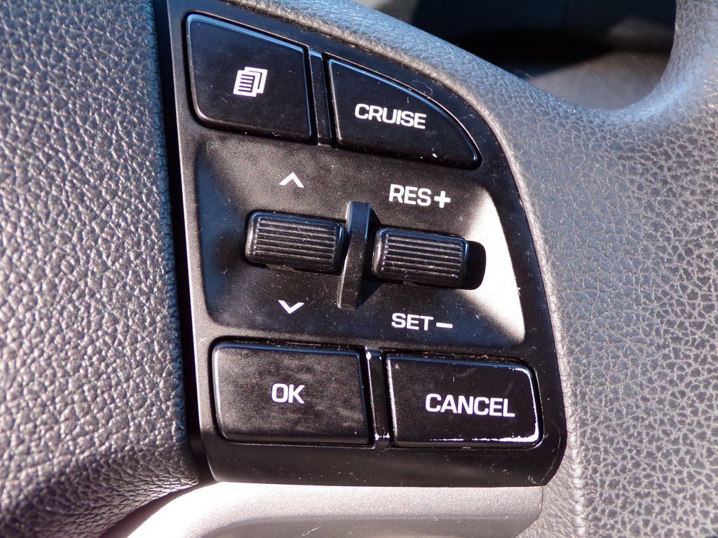 Used 2018 Hyundai Tucson SE AWD/4WD image 25