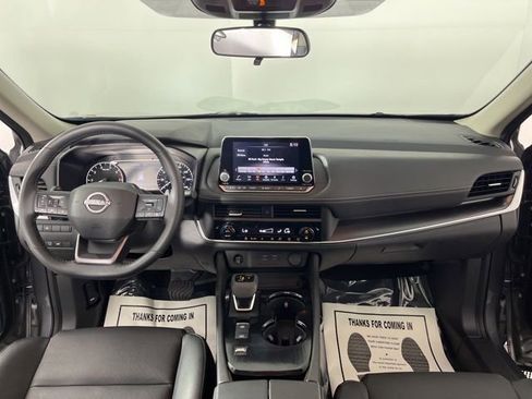 Used 2025 Nissan Rogue SV w/ SV Premium Package FWD image 40