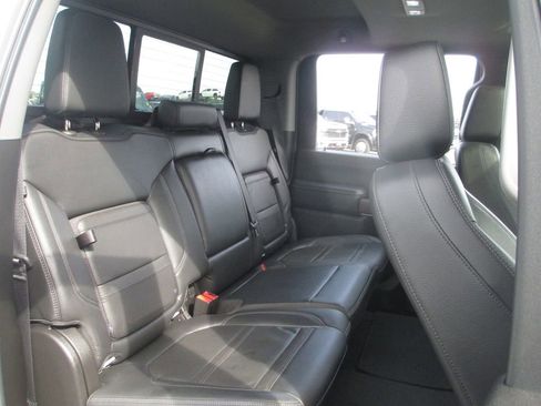 Used 2022 GMC Sierra 3500 Denali w/ Denali Ultimate Package AWD/4WD image 28