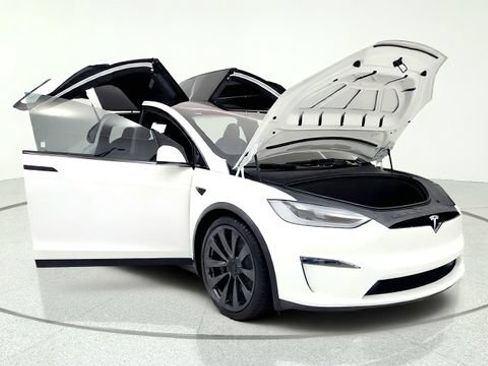 Used 2024 Tesla Model X AWD/4WD image 11