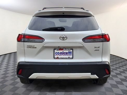 Certified 2023 Toyota Corolla Cross XLE image 5