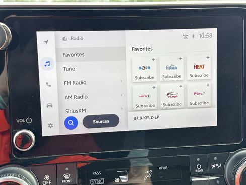 Used 2023 Toyota Highlander L image 12