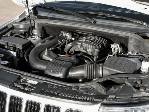 Used 2015 Jeep Grand Cherokee Limited w/ Luxury Group II image 46