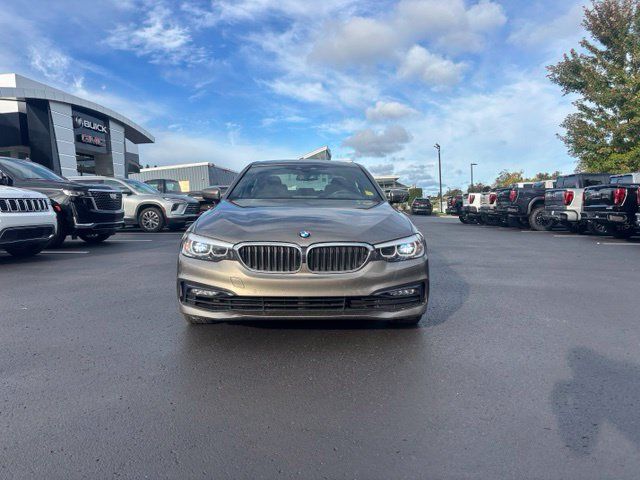 Used 2018 BMW 540i xDrive AWD/4WD image 3