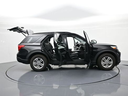 Used 2022 Ford Explorer XLT w/ Equipment Group 202A image 23
