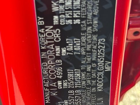 Used 2022 Kia Niro EX image 29