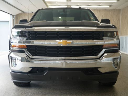 Used 2017 Chevrolet Silverado 1500 LT w/ High Desert Package AWD/4WD image 3