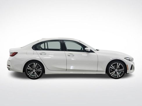 Used 2023 BMW 330i xDrive Sedan w/ Premium Package AWD/4WD image 5