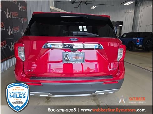 Used 2024 Ford Explorer XLT w/ Equipment Group 202A AWD/4WD image 6