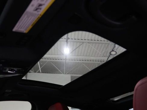 Used 2023 Alfa Romeo Giulia Veloce AWD/4WD image 28