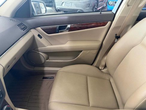 Used 2010 Mercedes-Benz C 300 Luxury image 31