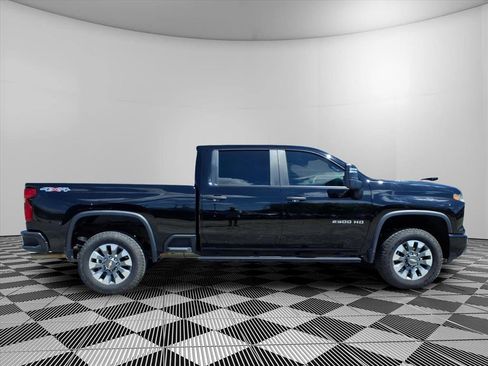 Used 2025 Chevrolet Silverado 2500 Custom w/ Custom Value Package AWD/4WD image 31