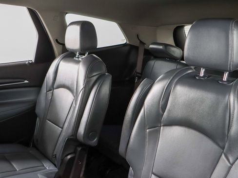 Used 2019 Buick Enclave Essence image 24