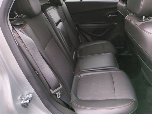 Certified 2022 Chevrolet Trax LT w/ Sport Edition image 25