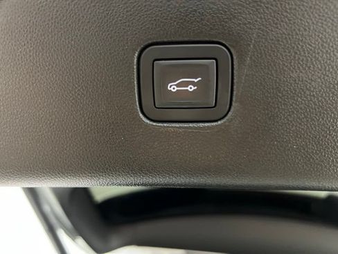 Used 2019 Chevrolet Blazer Premier w/ Sun and Wheels Package AWD/4WD image 20