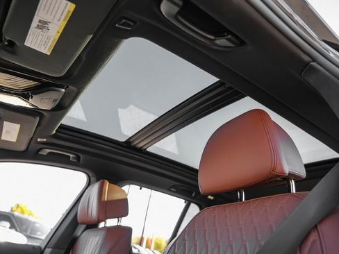 Used 2022 BMW X5 M50i w/ Executive Package image 18