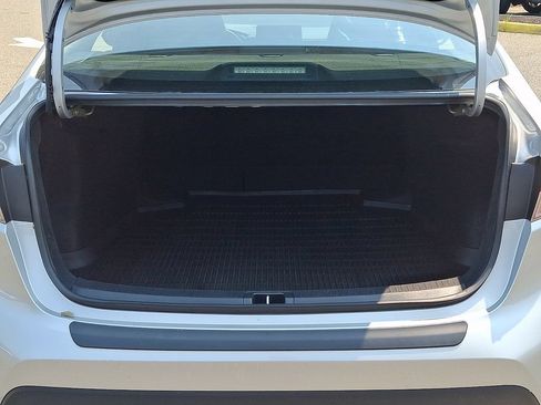 Used 2022 Toyota Corolla LE FWD image 28