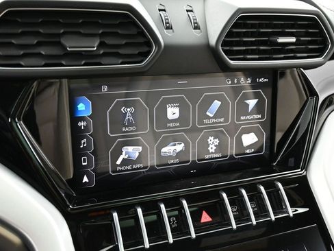Used 2020 Lamborghini Urus image 20
