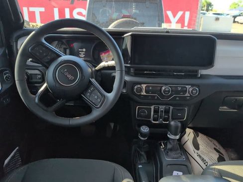 Used 2024 Jeep Wrangler Unlimited AWD/4WD image 10