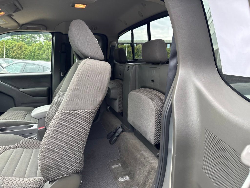 Used 2016 Nissan Frontier SV AWD/4WD image 16
