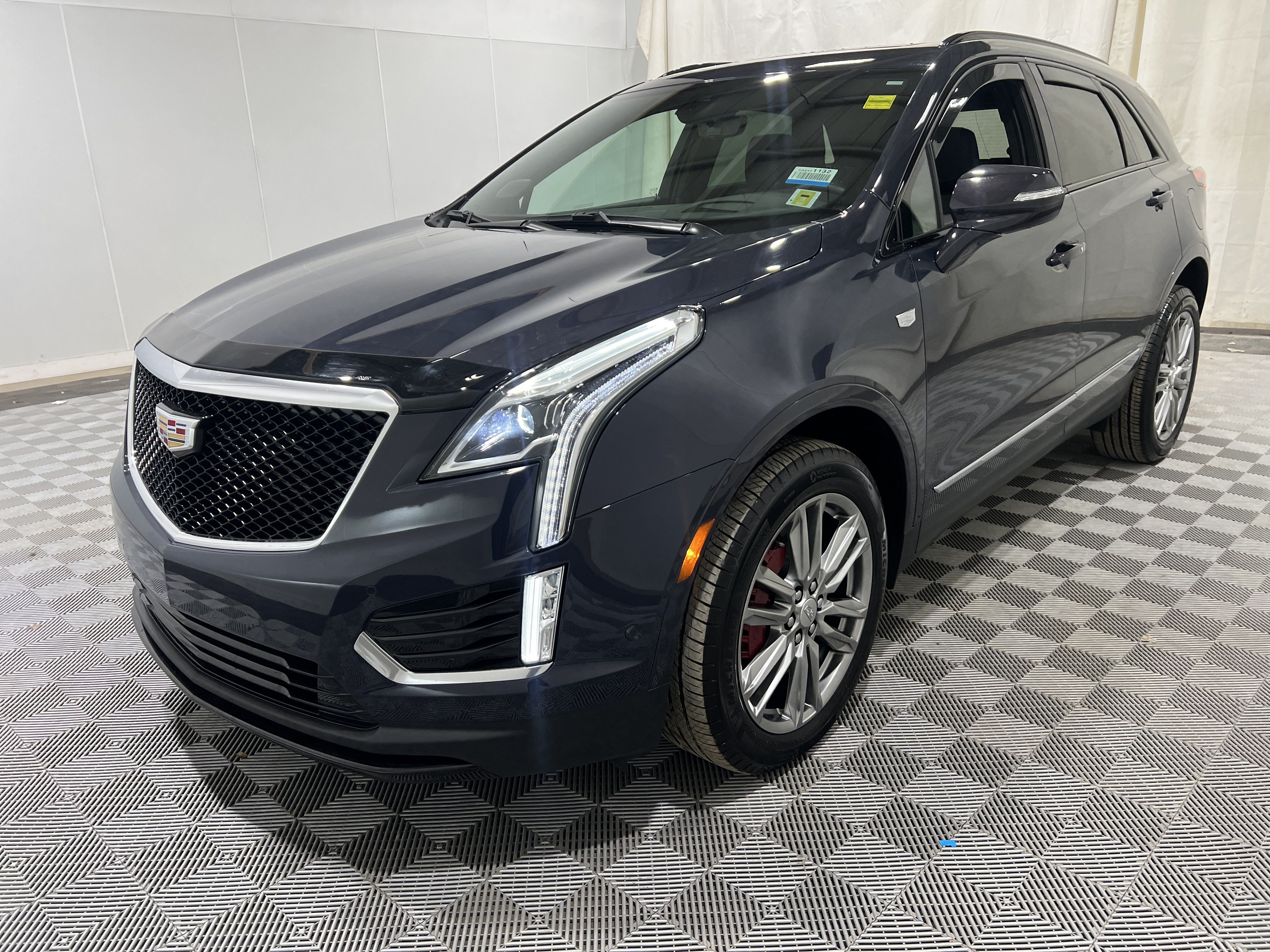 Used 2025 Cadillac XT5 Sportv w/ Technology Package AWD/4WD image 1