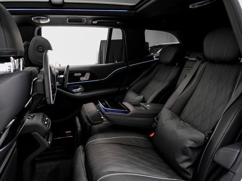 Used 2026 Mercedes-Benz Maybach GLS 600 4MATIC image 40