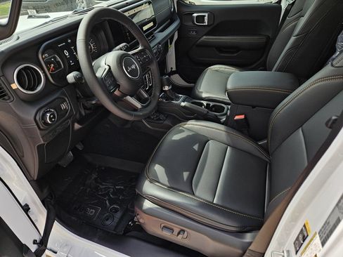 New 2026 Jeep Gladiator Sport AWD/4WD image 14