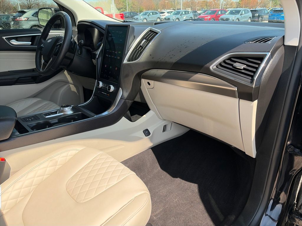 Used 2023 Ford Edge Titanium w/ Class II Trailer Tow Package AWD/4WD image 14