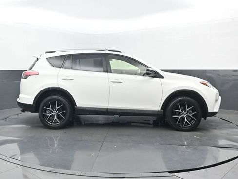 Used 2018 Toyota RAV4 SE w/ Power Extra Value Package FWD image 2