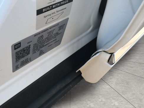 Certified 2024 Cadillac XT6 Luxury w/ LPO, Floor Liner Package AWD/4WD image 30