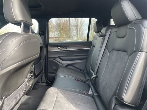 New 2026 Jeep Grand Cherokee L 4WD image 12