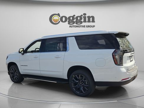 New 2026 Chevrolet Suburban LT w/ Comfort Package RWD image 3