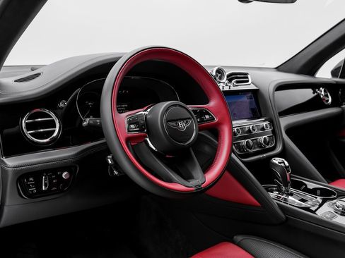 Used 2023 Bentley Bentayga V8 image 5